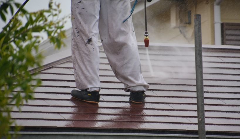 Different ways to clean roofs