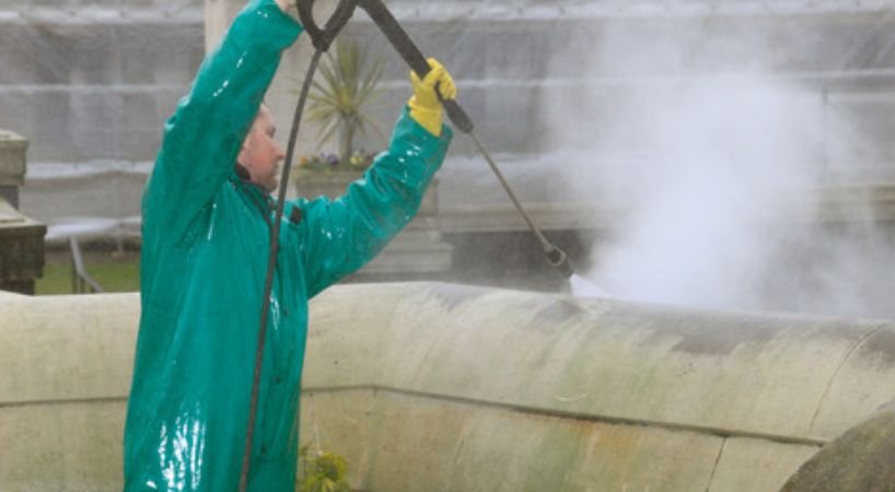 Removing chewing gum in Wymeswold